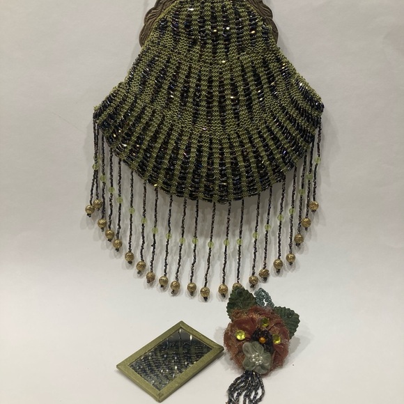 WAYNE KLESKI GREEN BEADED PURSE - Picture 7 of 13